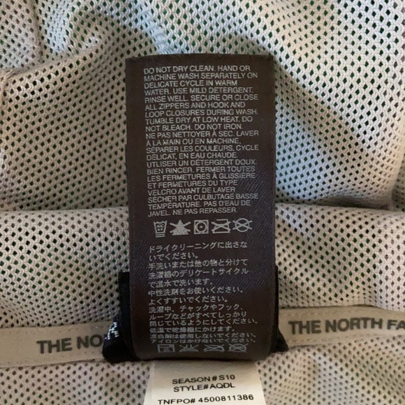 North Face water resistant jacket - Picture 6 of 7